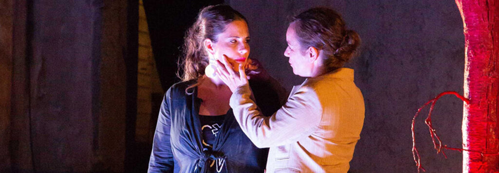 sl_23_0008_Meraner Festspiele 2018 Die Erbinnen_ von Luis Zagler_Foto Riki Gelf_II.jpg Die Erbinnen 2018