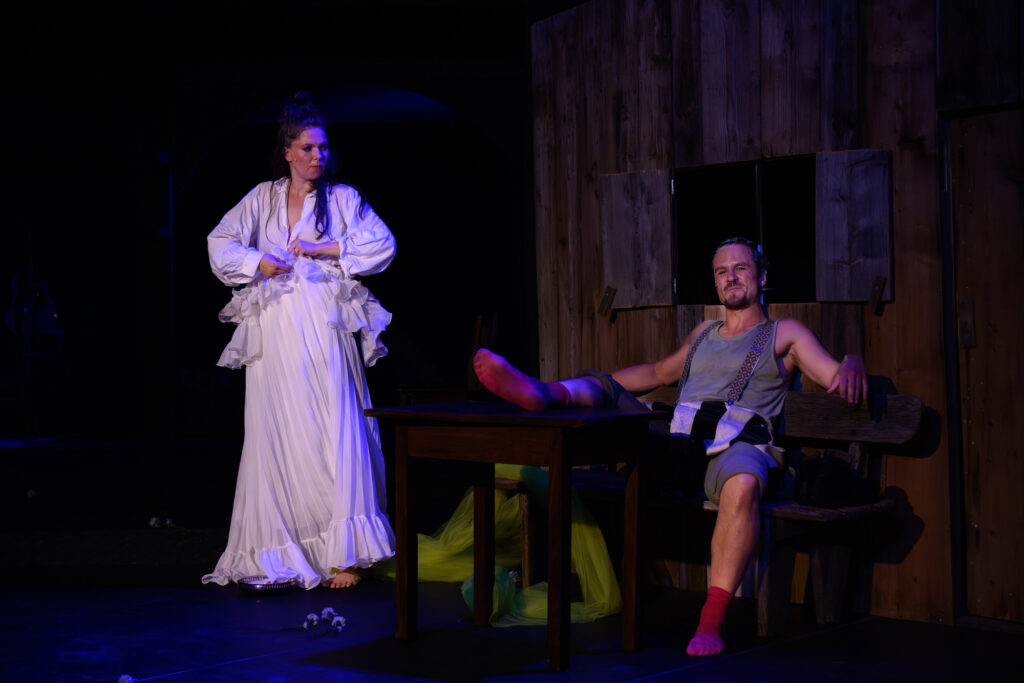 Meraner-Festspiele-2023_Die-Widerspenstigen-von-Luis-Zagler_RZ0_1103 Die Widerspenstigen 2023
